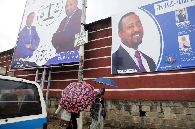 에티오피아 수도 아디스아바바에 설치된 아비 아머드 총리의 선거 포스터. 로이터 연합뉴스