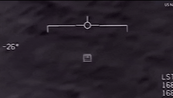 2015년 미국 플로리다주 잭슨빌 해안에서 미국 해군 조종사가 촬영한 미확인비행물체(UFO)의 모습 영상
