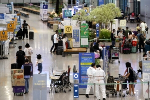 해외 백신 접종자, 형제·자매 방문도 격리 면제 검토