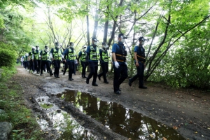 [포토] 김휘성 군 수색하는 경찰