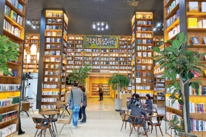 책기둥·책놀이터·숲속에 시집… 전주 ‘책’며드는 일상속으로