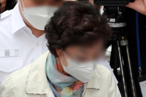 윤석열 전 총장 지지·반대 유튜버들 방송 경쟁…물리적 충돌은 없어