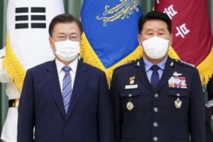 공군 신임 참모총장, 약식 취임식 후 토론회 열어