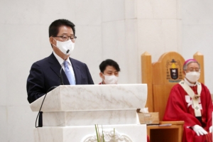 박지원 국정원장 “프란치스코 교황 평양 방문 추진”