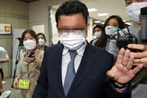 [포토] ‘故김홍영 검사 폭행’ 김대현 전 부장검사 징역 1년