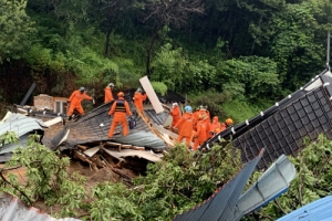 마을 위 공사로 뒷산 위태위태했는데… ‘우르릉~ 쾅쾅’ 굉음과 함께 삶을 덮쳤다