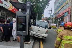 부산서 50대 女음식물쓰레기 수거원, 자신의 차에 끼여 숨져