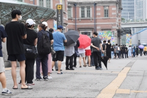 오늘부터 55~59세 사전예약… “백신 접종률 높여 확산 막아야”