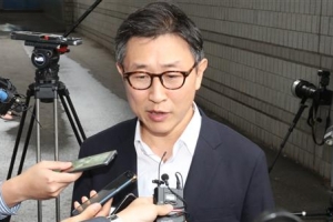 ‘스폰서 검사’ 결국 재판에…출범 1년 2개월 만 공수처 ‘1호 직접기소’