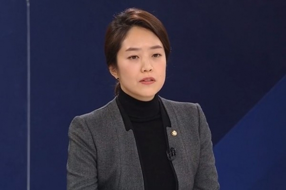 저희 학생들은 의원님이 부끄럽습니다”…'분교' 발언에 역풍 맞은 고민정 | 서울신문