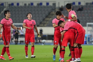 엄원상, 엄지 척… 투지 빛난 김학범호 ‘절반의 성공’