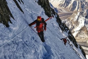 김홍빈 대장 구조 시도했던 두 러시아 산악인 “생존 확률은 1%”