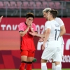 올림픽 축구, ‘최약체’ 뉴질랜드에 0-1 충격패 속 매너 논란…일본은 승리