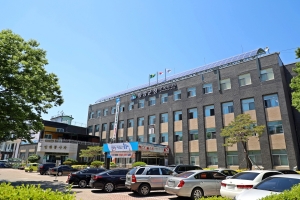 회식중 술취한 여성공무원 성폭행하려 한 간부공무원 법정구속