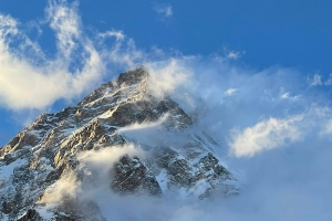 브로드피크 나흘 만에 맑은 날씨, 김 대장 찾는 헬리콥터 뜰 수 있을 듯