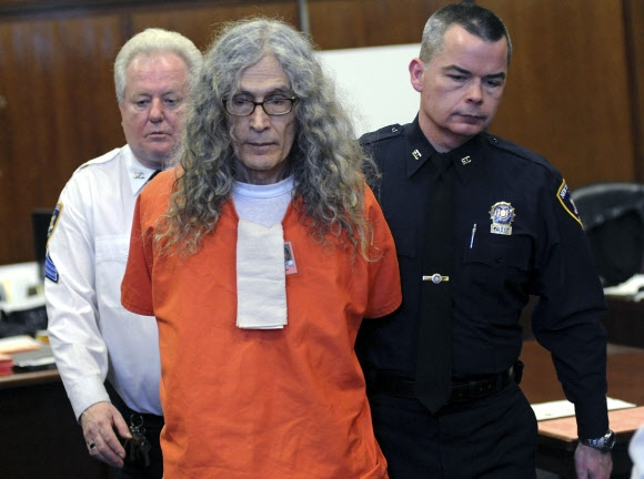 2013년 미국의 연쇄살인범 로드니 제임스 알칼라가 뉴욕 법정에 출두한 모습. 뉴욕 AP 연합뉴스