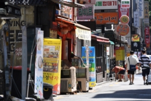 비수도권 내일부터 3단계 일괄 적용… 확진자 40% 육박