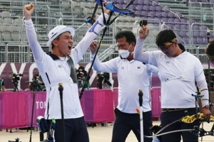 [서울포토] 금메달 쏜 남자 양궁