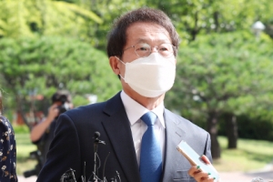 공수처 출석한 조희연… “두 차례 법률자문 뒤 특채” 결백 주장