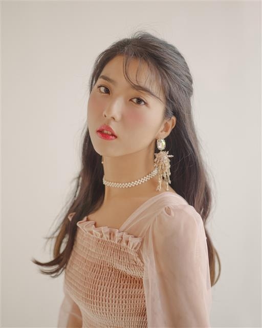 싱어송라이터 스텔라장. 그랜드라인엔터테인먼트 제공