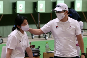 ‘대기록’보다 후배… 사격황제 품격 빛났다