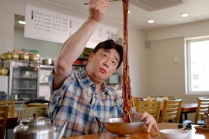 “푹푹 찌는 여름, 냉면 확 땡기쥬?” 쿨한 팔도 맛 기행 떠난 백 선생