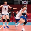 한국 여자 배구, 접전 끝 도미니카 제압…8강 진출 한일전 남았다