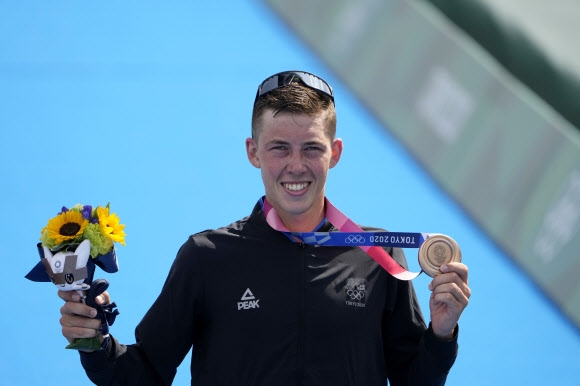 뉴질랜드의 도쿄올림픽 첫 메달