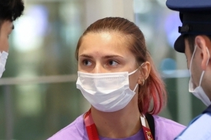 벨라루스 육상선수 “강제귀국 압박”… 독재의 끝은 어디