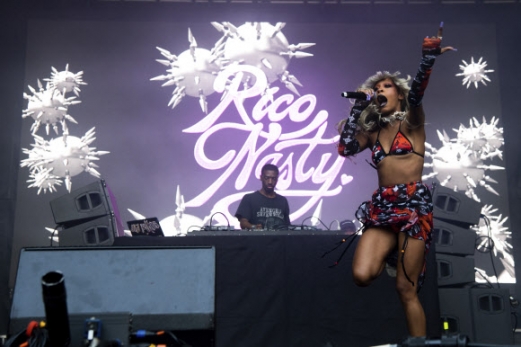 리코 나스티가 1일(현지시간) 미국 시카고 그랜트 파크에서 열린 롤라팔루자 뮤직 페스티벌에서 공연을 하고 있다. AP 연합뉴스
