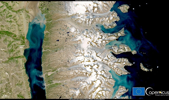 지난 27일 하루 동안 그린란드에서 85억t 분량의 얼음이 녹아내렸다. 로이터 연합뉴스