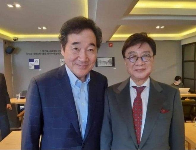 이낙연 민주당 대선 경선 후보가 최성해(오른쪽) 전 동양대 총장과 같이 찍은 사진. 출처:정운현 페이스북