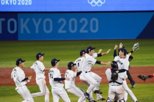 한국 꺾은 일본, 도쿄올림픽 야구 금메달 획득