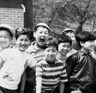 윤석열 전 검찰총장이 대광초등학교 시절 친구들과 함께 찍은 사진. 왼쪽 세 번째 입을 크게 벌린 아이가 윤 전 총장이다. 윤석열 캠프 제공