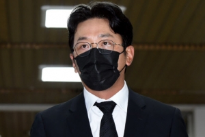 [포토] ‘프로포폴 투약 혐의’ 하정우, 첫 공판 출석