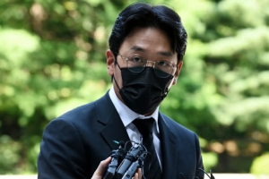 ‘프로포폴 투약’ 하정우 모두 인정 “뼈저린 후회… 건강한 배우 되겠다”