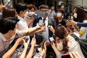 ‘딸 동창 진술 번복’ 유죄 판결 영향 없어… 조국 “고통스럽다”