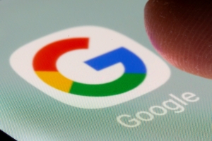 다가오는 구글 외부결제앱 삭제…사전 규제 못하는 방통위·가격인상하는 업계
