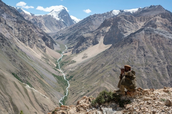 탈레반이 아프가니스탄 정국을 장악하면서 동쪽 끝과 중국 신장 위구르자치구를 잇는 ‘와칸 회랑’의 전략적 중요성이 강조되고 있다. 파미르 고원으로 향하는 길목이며 해발 고도 4900m를 넘나들며 아름다운 풍광으로 이름높다. 여행 블로그 ‘시크릿 콤파스’ 캡처 