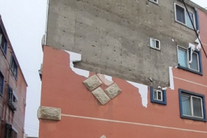 인천 건물 외장재 떨어지고 하천 범람…호우·강풍 피해 속출