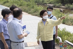 보행로 넓히고 자전거 일방통행…불광천 산책로 ‘위험 제로’ 거리로