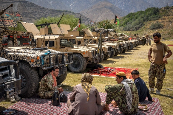 아프간 판지시르에 모인 탈레반 저항군