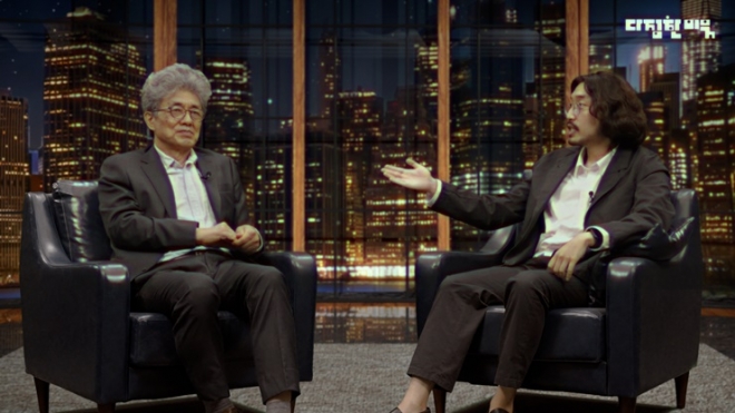 안규철(왼쪽) 작가와 권태현 큐레이터가 패널로 출연한 ‘텔레톤’ 영상. 아르코미술관 제공