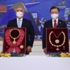 서로 훈장 수여한 한국·콜롬비아 정상