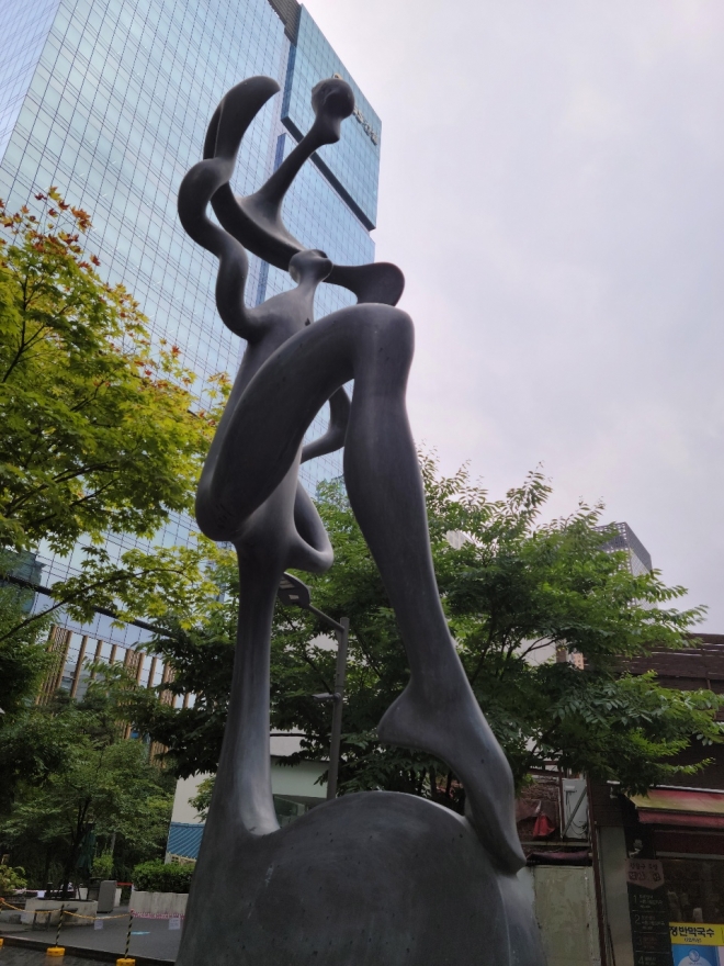 94빌딩 옆에서 바라본 하나되기