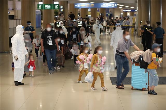 인천공항 나서는 아프간 특별기여자