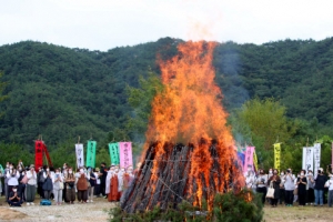 [포토] 문경 봉암사 고우 스님 다비식 엄수