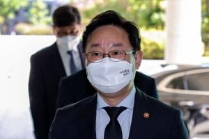 법무부, 전자발찌 훼손시 ‘긴급 압수수색’ 추진…朴 “관리시스템 미비, 송구”