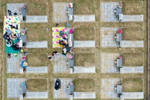 “추석연휴 문 닫을라” 시민들 미리 성묘