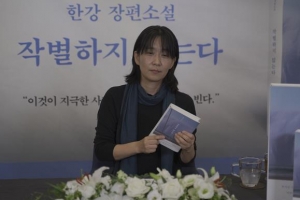 “지극한 사랑, 인간을 인간이게 하는 것”